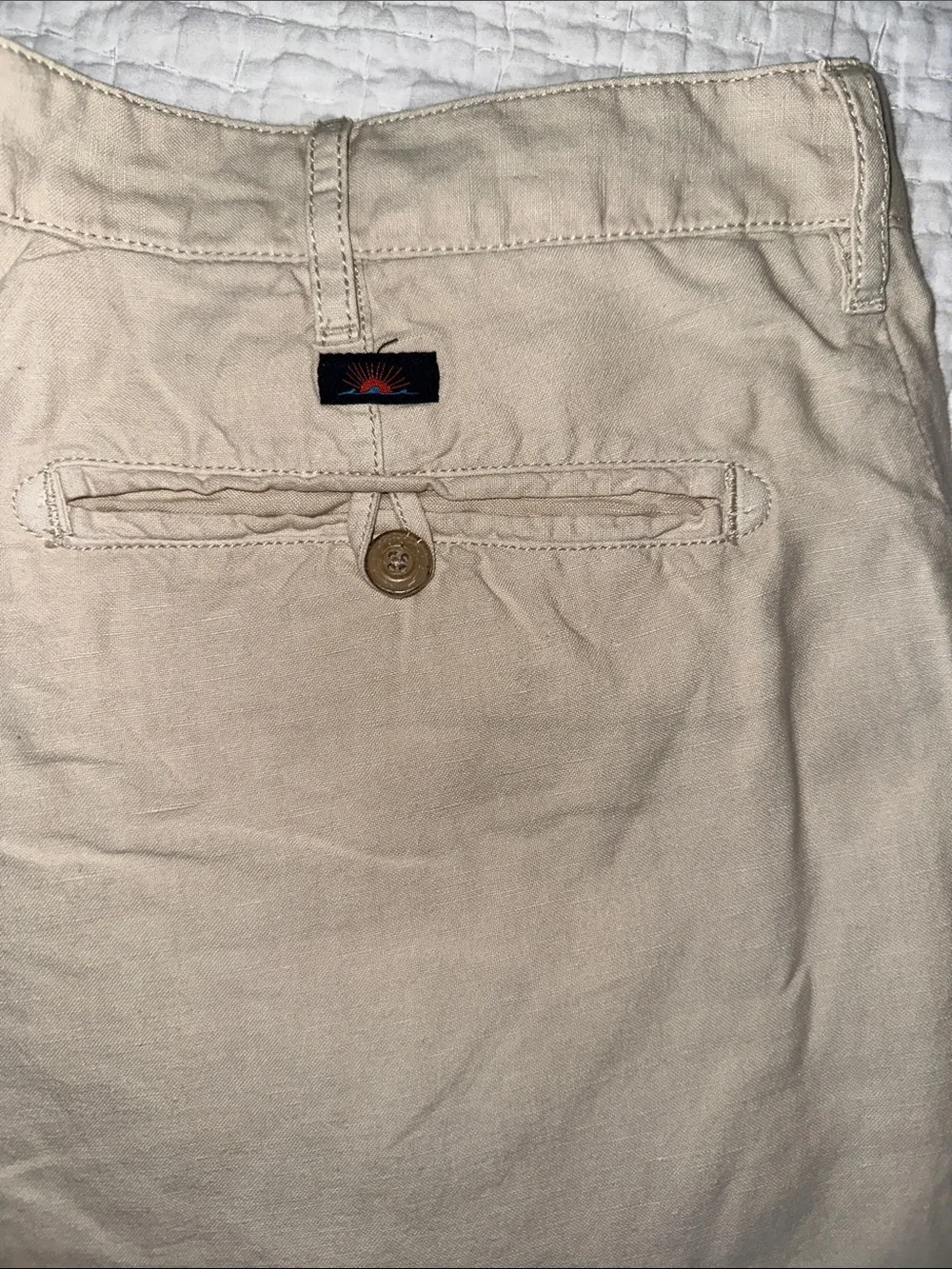 Faherty Cream Flat-Front Linen Shorts; men’s 33 waist, 9” inseam